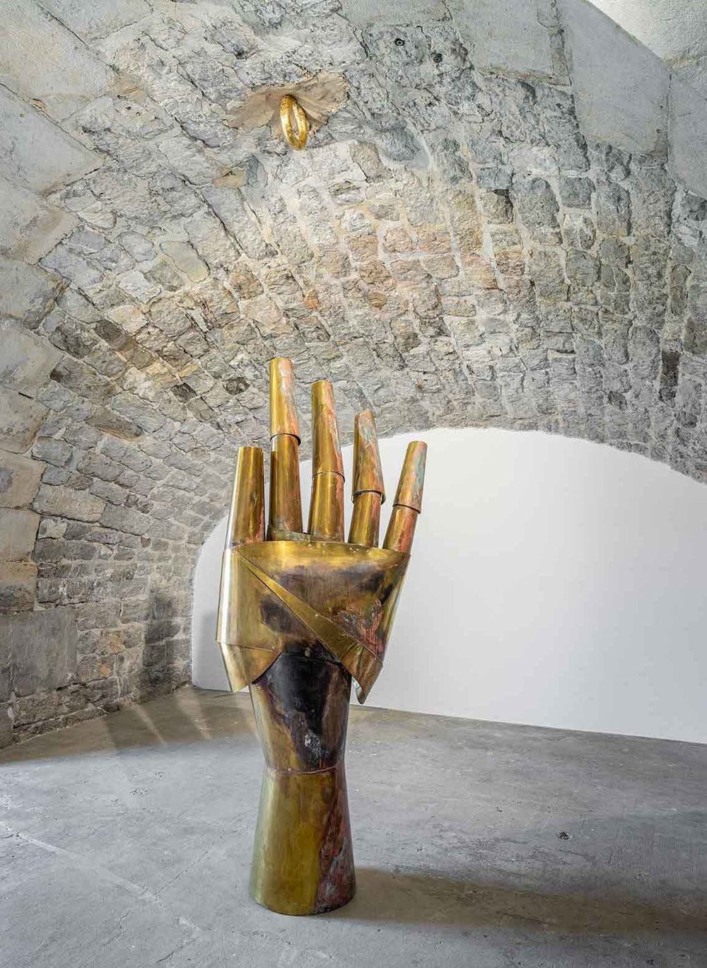 Caroline Mesquita, Hand, 2021